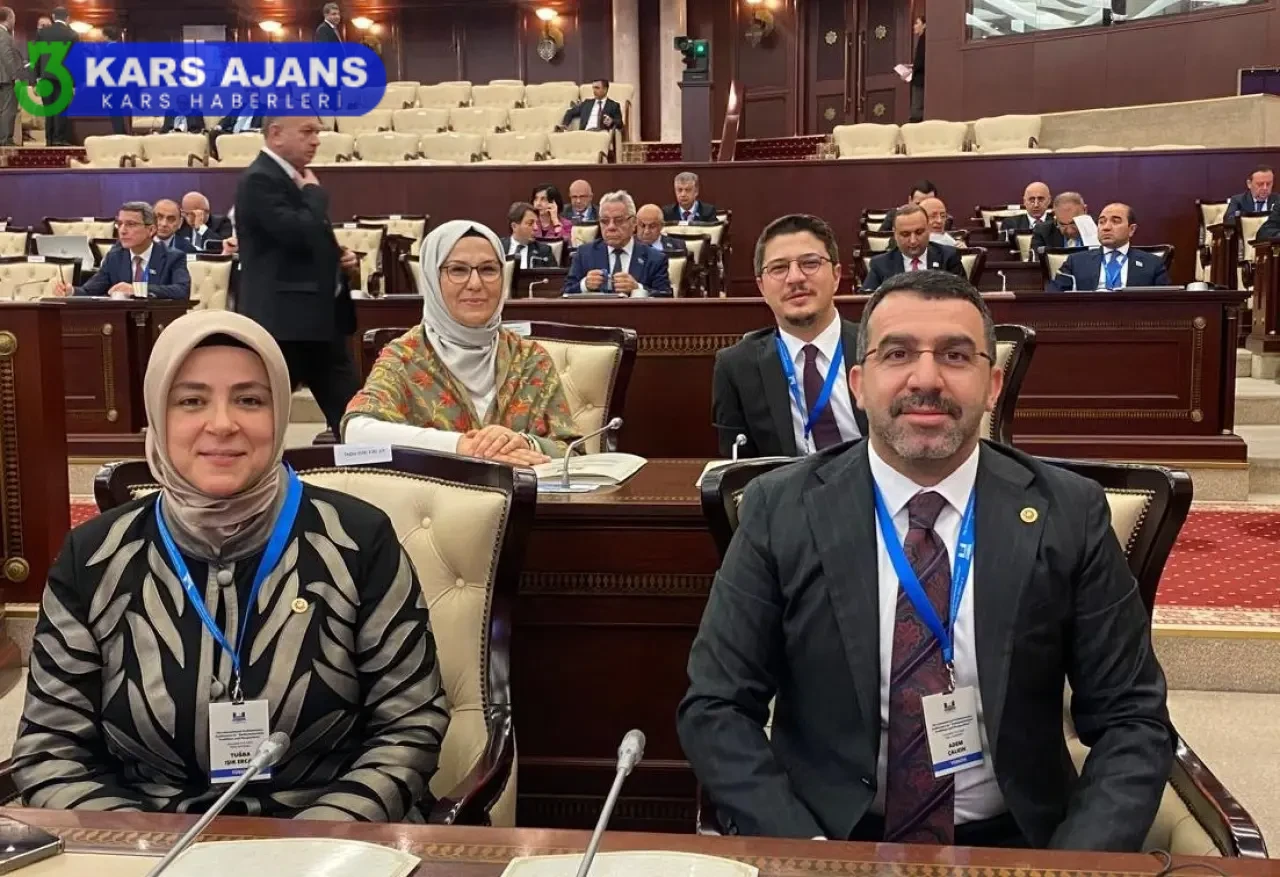 Kars Milletvekili Çalkın, Azerbaycan Cumhuriyeti Milli Meclisi'nin 106. kuruluş yıldönümü konferansında Bakü'de.