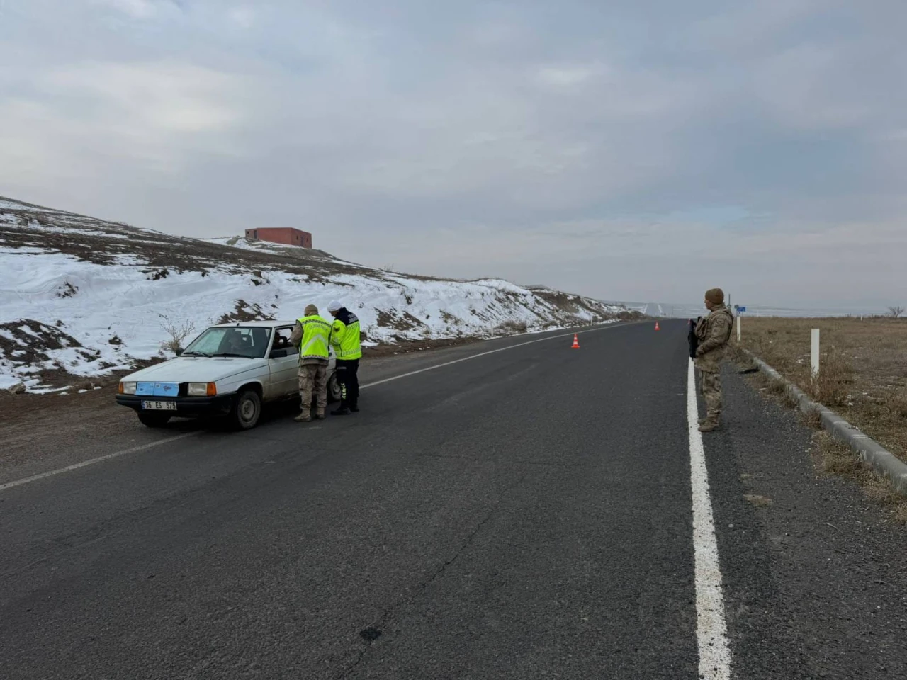 Kars İl Jandarma Komutanlığı'ndan Trafik Denetimi