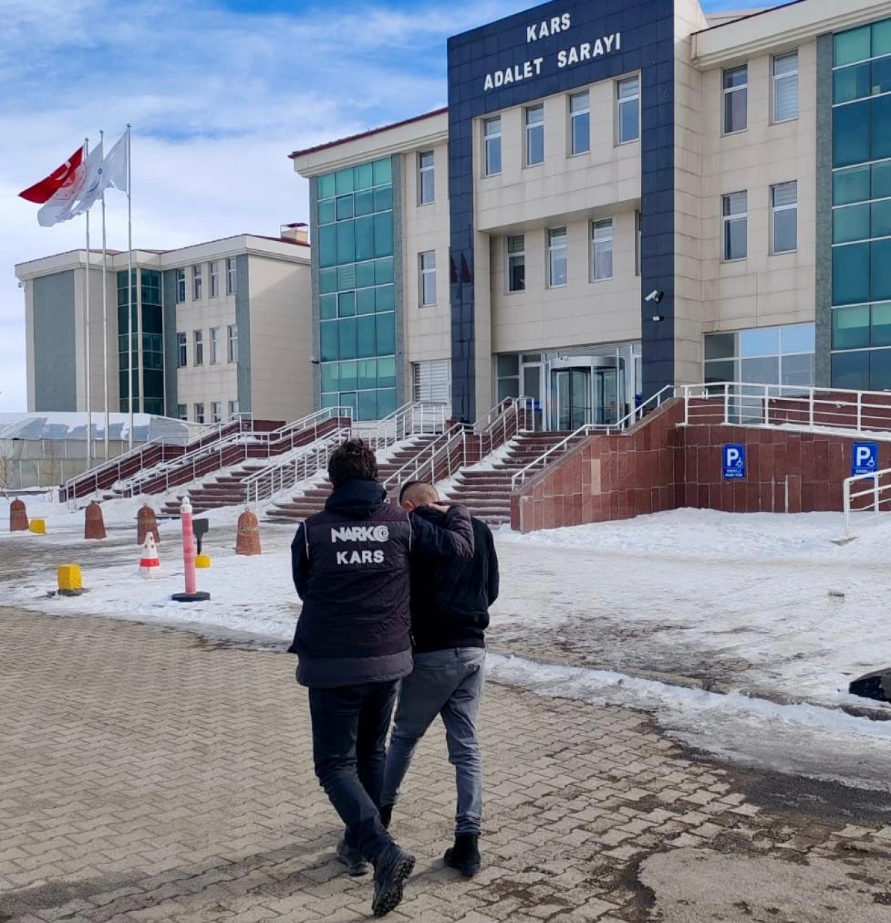 Kars'ta "torbacı" operasyonunda 1 kişi tutuklandı!