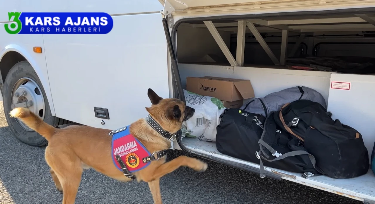 Kars'ta Otobüste Yapılan Uyuşturucu Operasyonunda İran Uyruklu 2 Kişi Tutuklandı