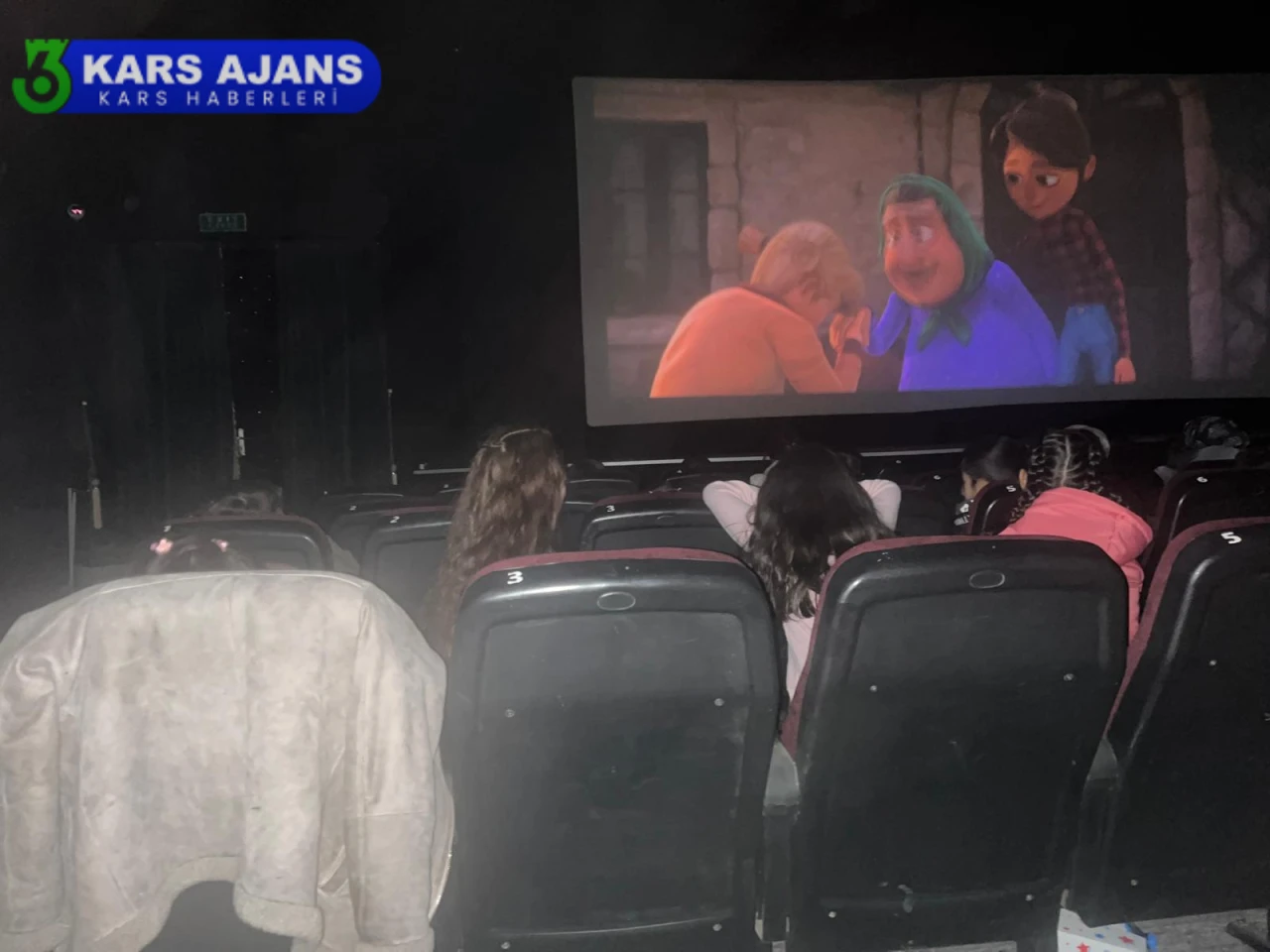 Kars Valisi Ziya Polat, Çocuklara Sinema Keyfi Yaşattı!