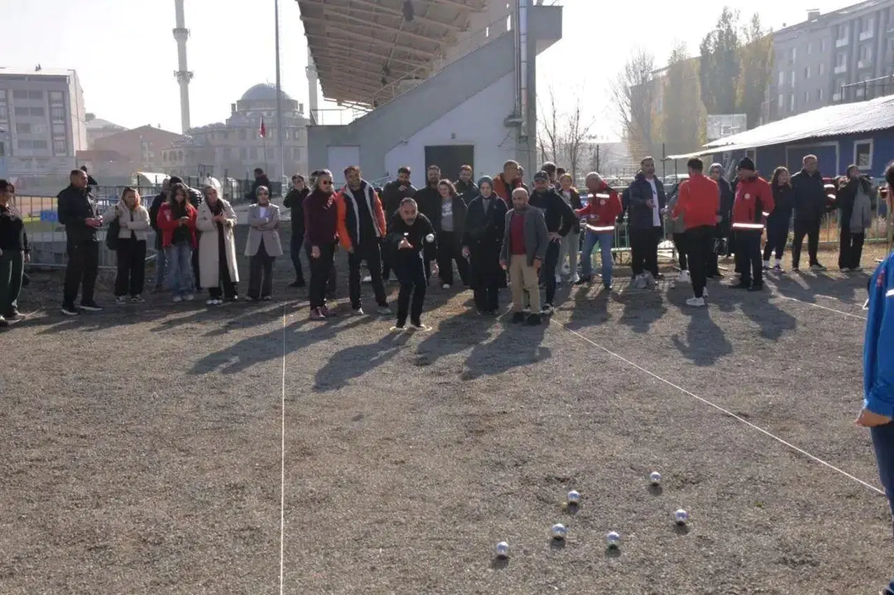 Kars’ta Öğretmenler Günü’ne özel bocce turnuvası düzenlendi