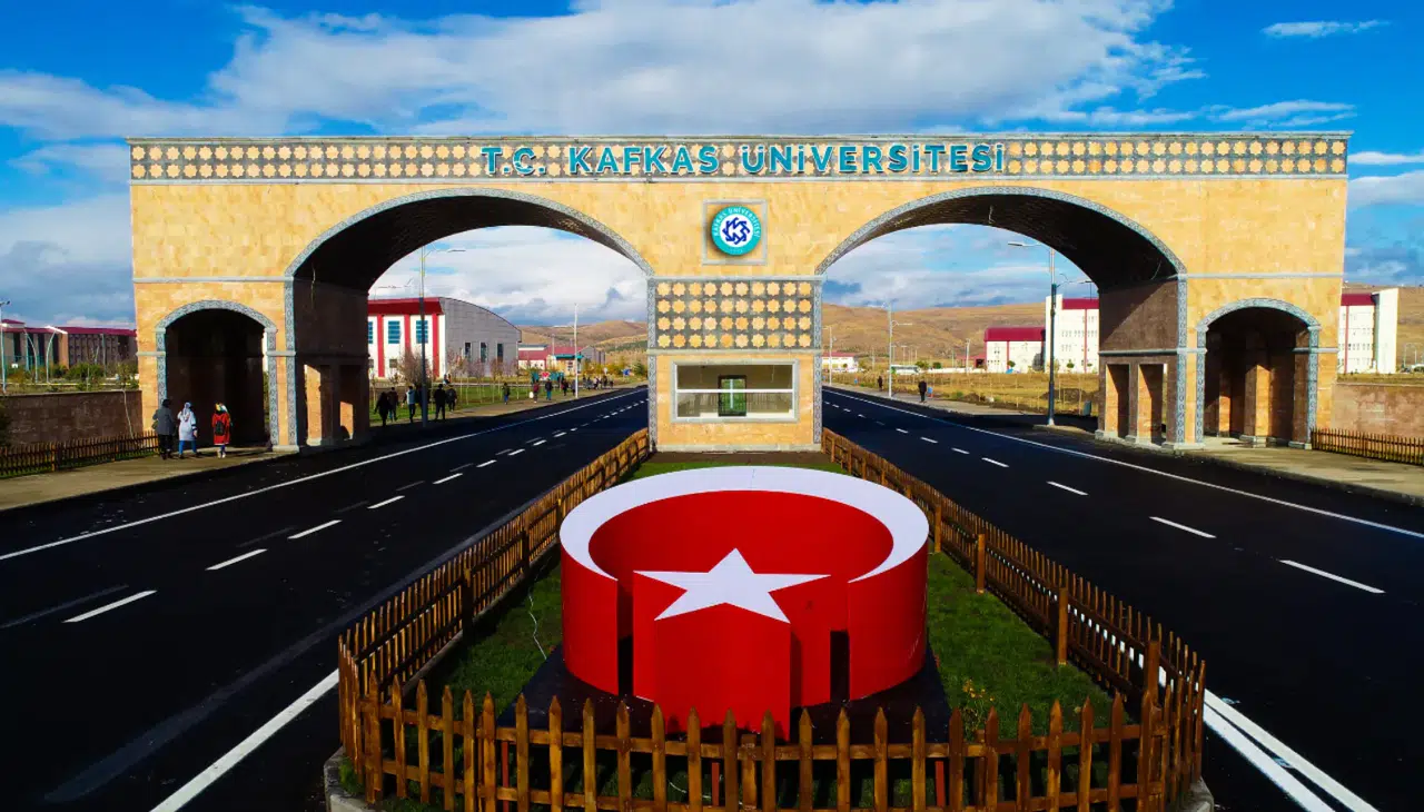 Türkiye'nin En İyi Tıp Fakülteleri Açıklandı: Kars Listeye Giremedi