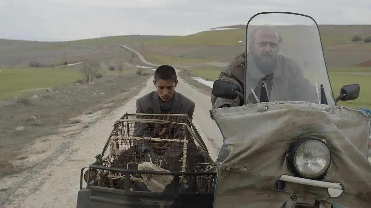 Karslı Alpay Kaya'nın filmi "Tavşan İmparatorluğu" Altın Portakal'da 7 ödül kazandı!