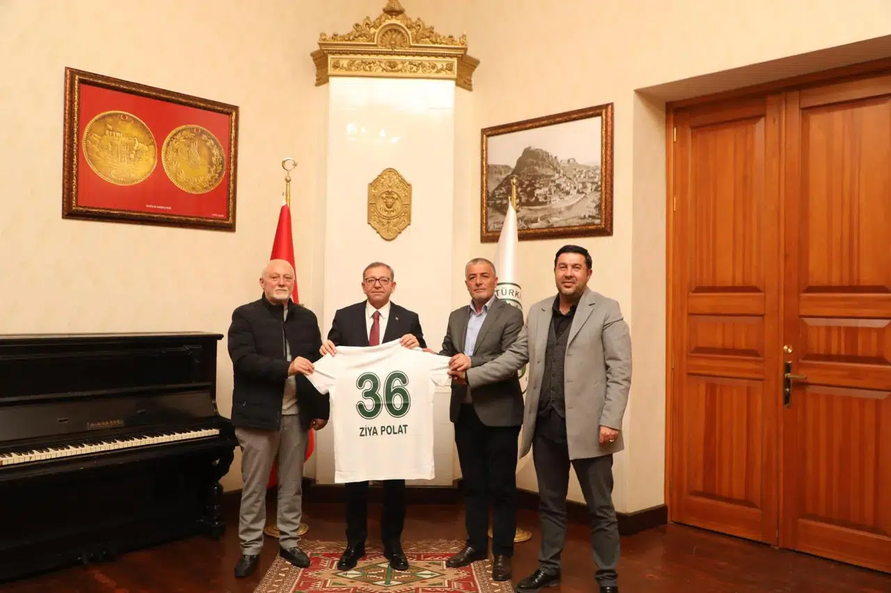 Kars 36 Spor’dan Kars Valisi Ziya Polat’a teşekkür ziyareti