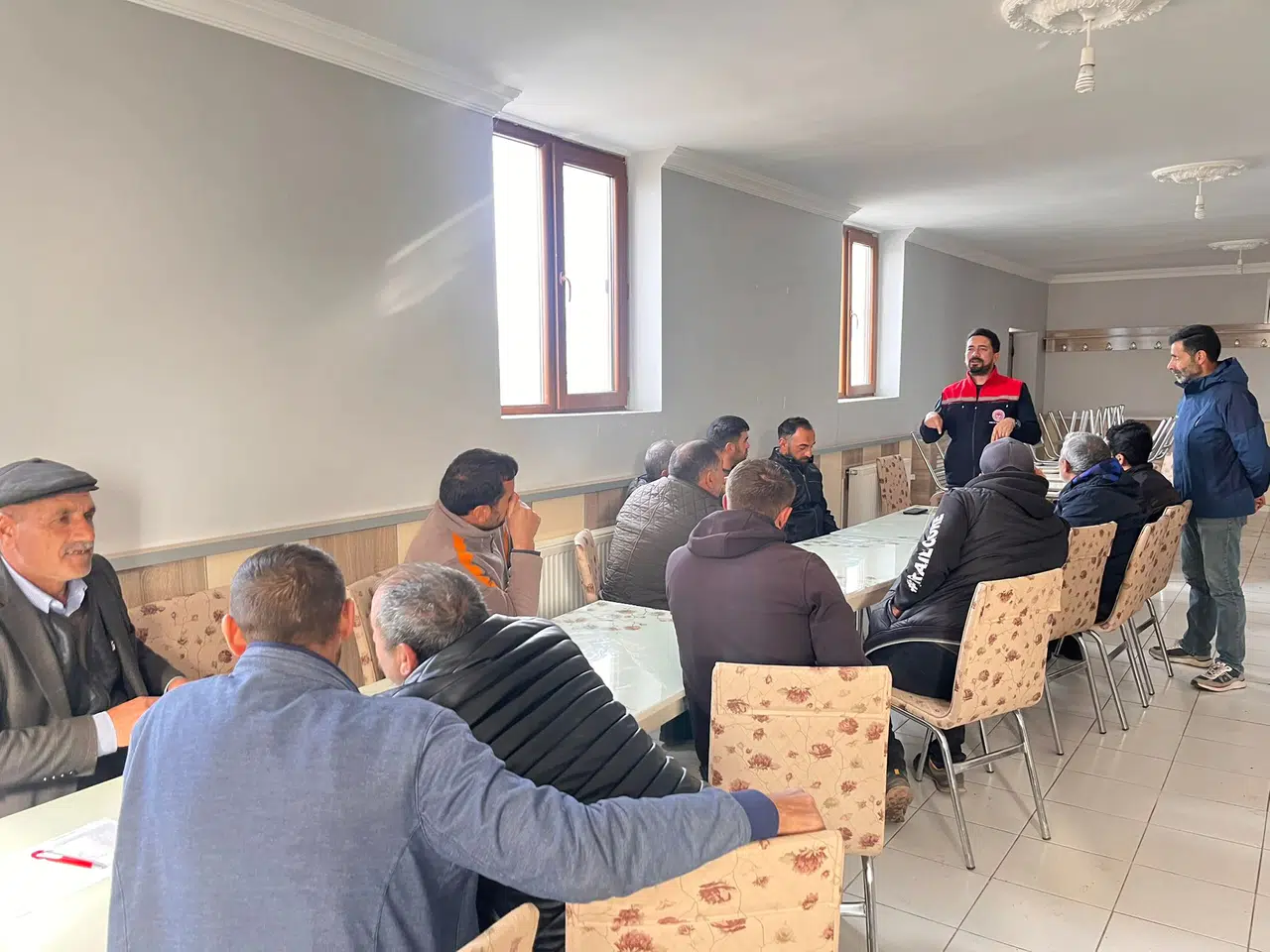 Kars’ta buzağı kayıplarını azaltmaya yönelik saha eğitimi