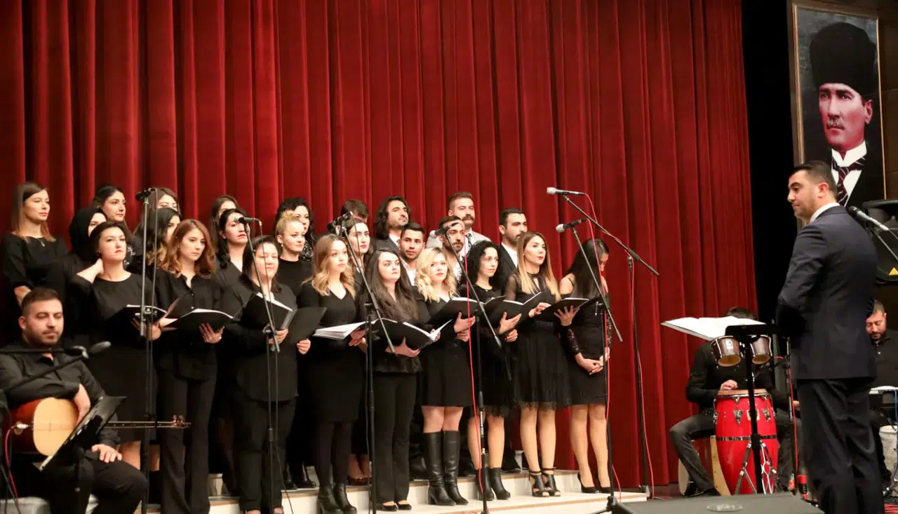 Kars’ta Öğretmenlerden Türkü Korosu: 24 Kasım’da Sahnedeler