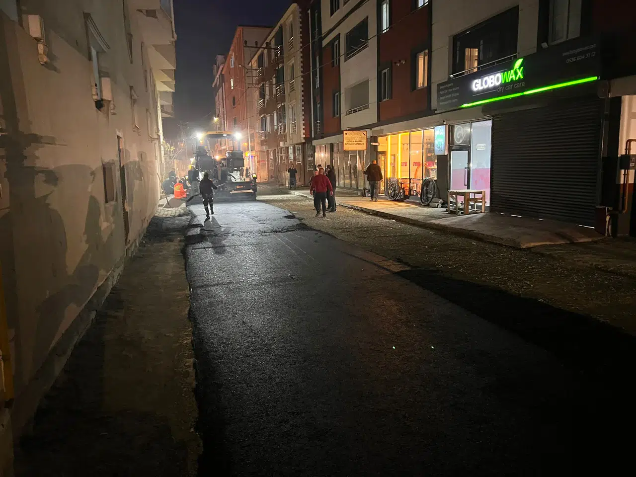 Kars'ta Kış Öncesi Asfalt Yenileme Çalışmaları Hız Kazandı