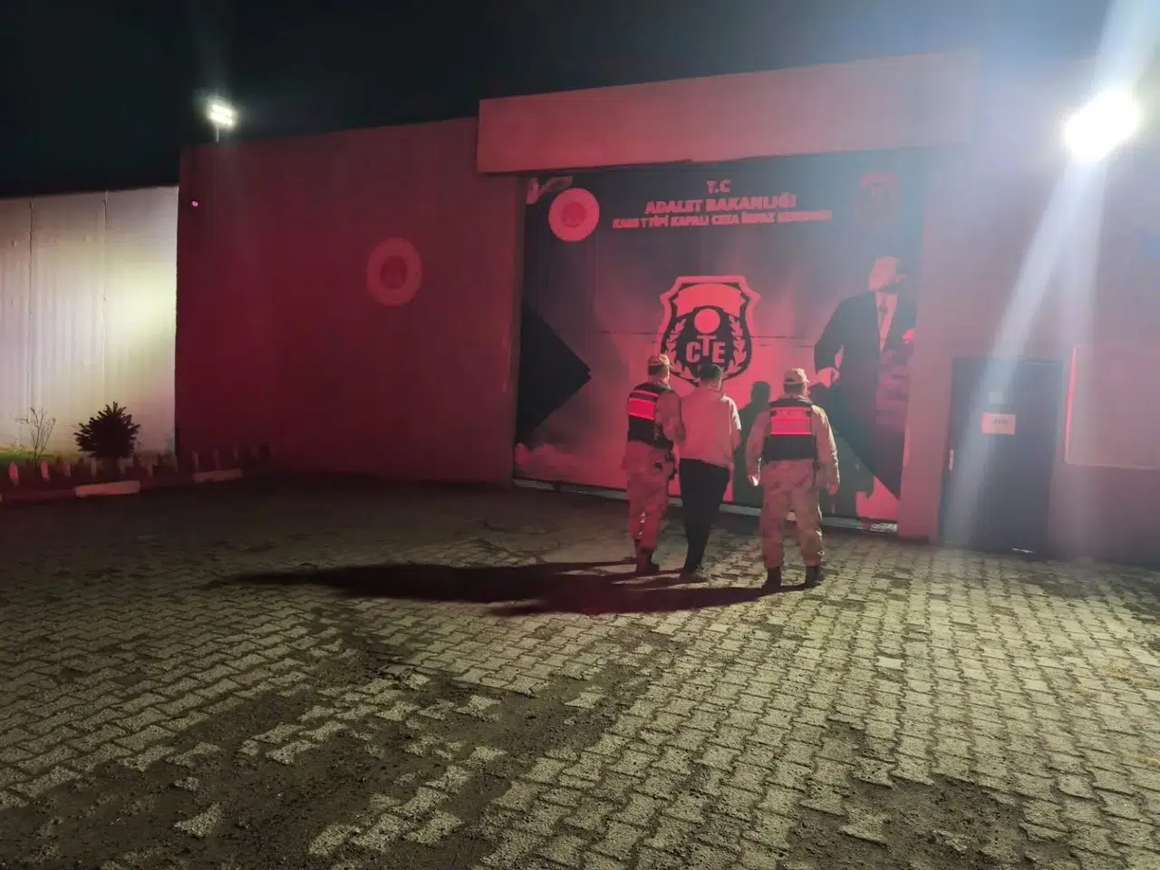 Kars’ta Aranan Dolandırıcı Jandarma Tarafından Yakalandı