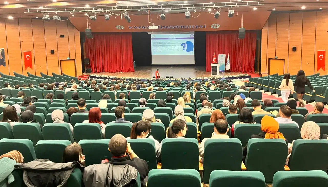 Kars’ta Üniversite Öğrencilerine Terörle Mücadele Bilgilendirmesi