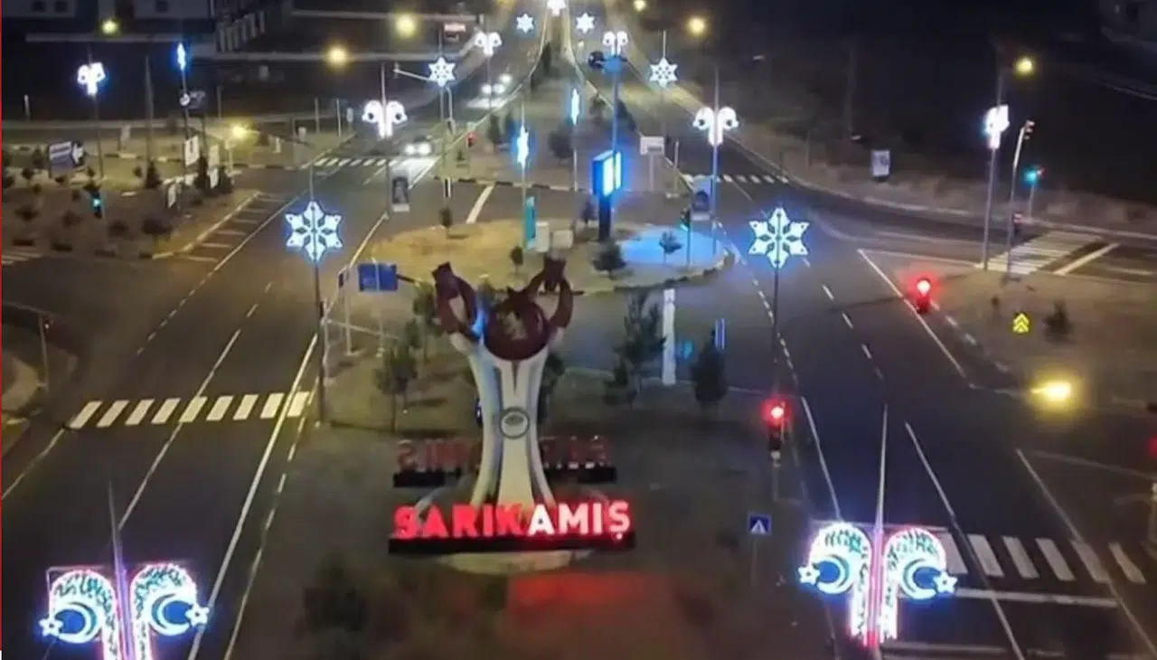 Sarıkamış ışıl ışıl: Aydınlatma çalışmalarıyla şehir parladı