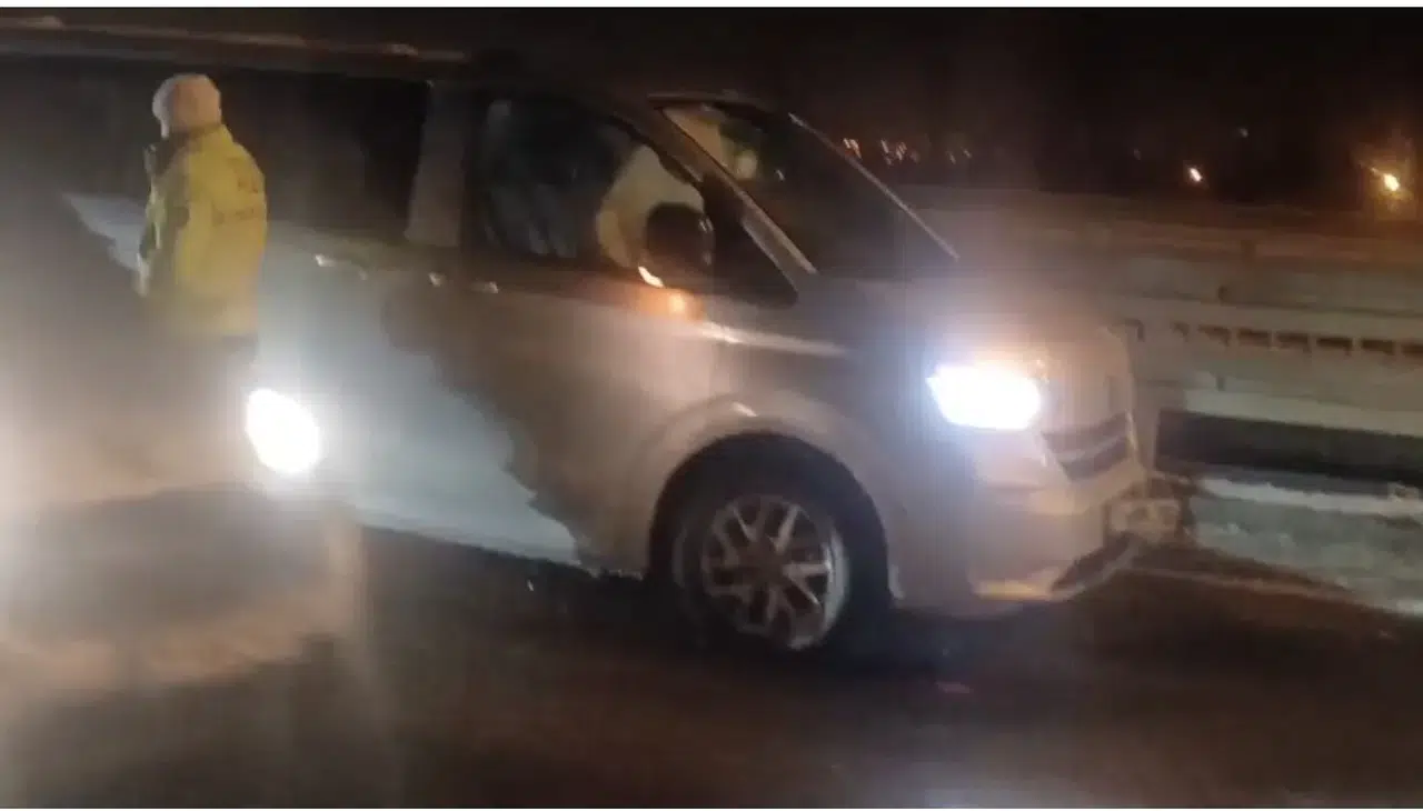 Kars’ta gizli buzlanma 11 araçlık zincirleme kazaya yol açtı