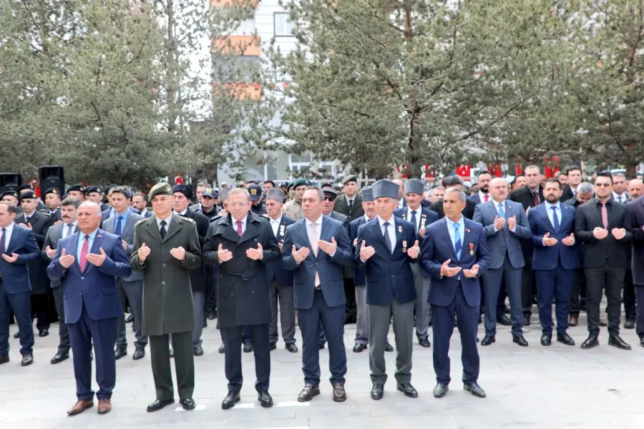 Şehitlerimize Saygı: Anma Töreninde Duygu Dolu Anlar Yaşandı.