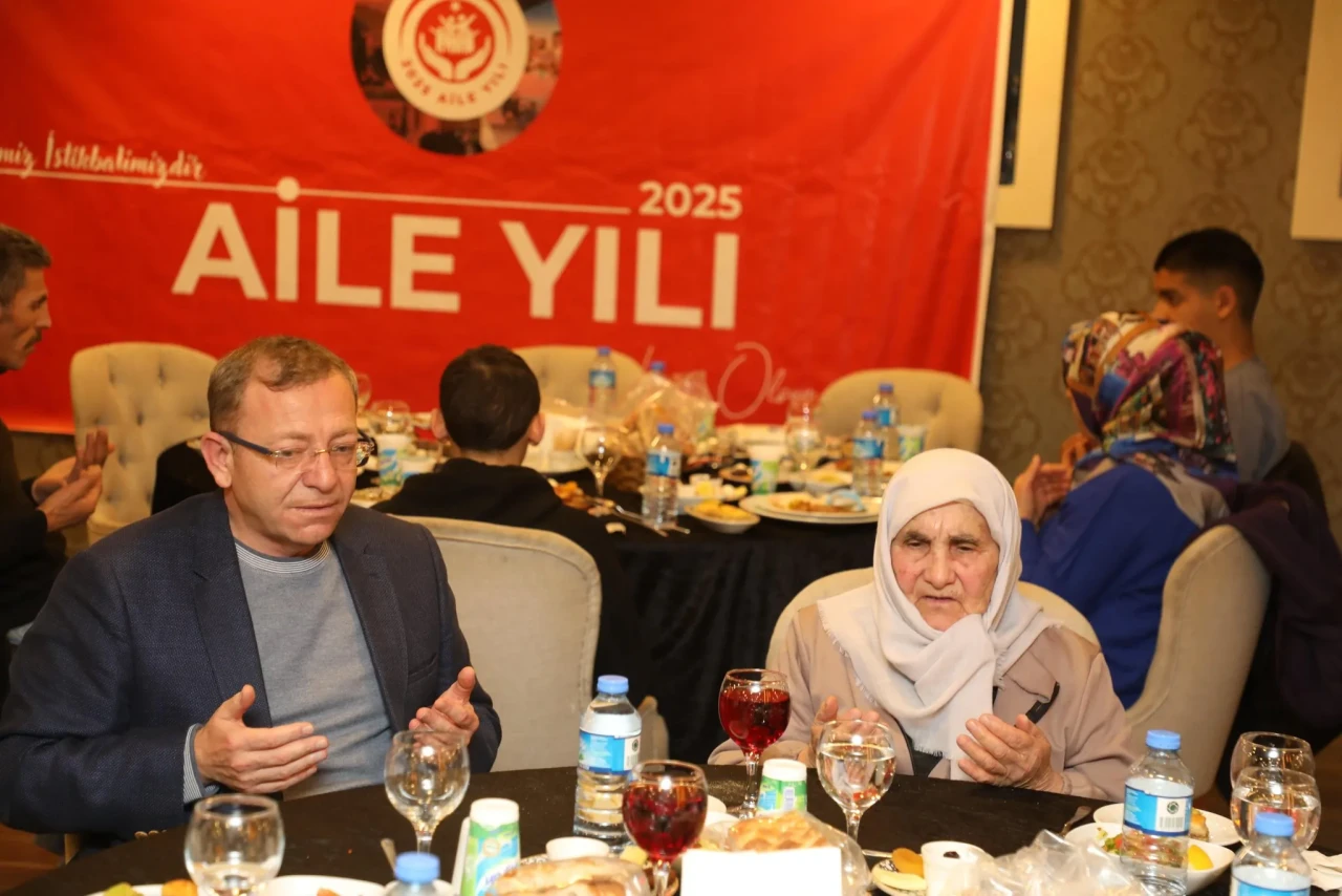 Vali Polat, Şehit Aileleri ve Çocuklarla İftar Programında Buluştu.