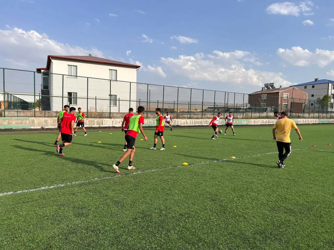 Kars 36 Spor, yeni sezon için antrenmanlara erken başladı: Hedef başarı!