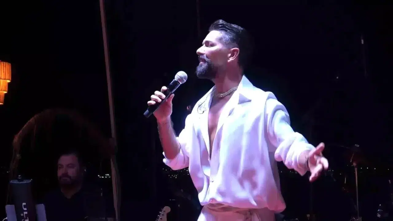 Mehmet Çevik, 20 Yıl Sonra Bursa'da Coşkuyla Sahne Aldı