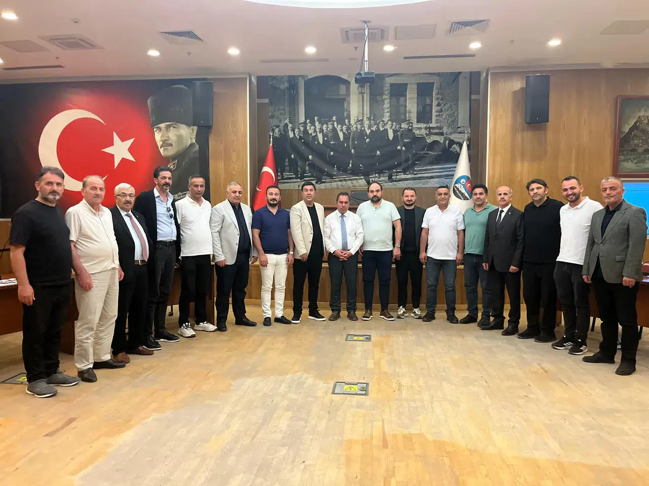 Kars 36 Spor, iş insanlarından büyük destekler alarak yeni sezona hazırlanıyor