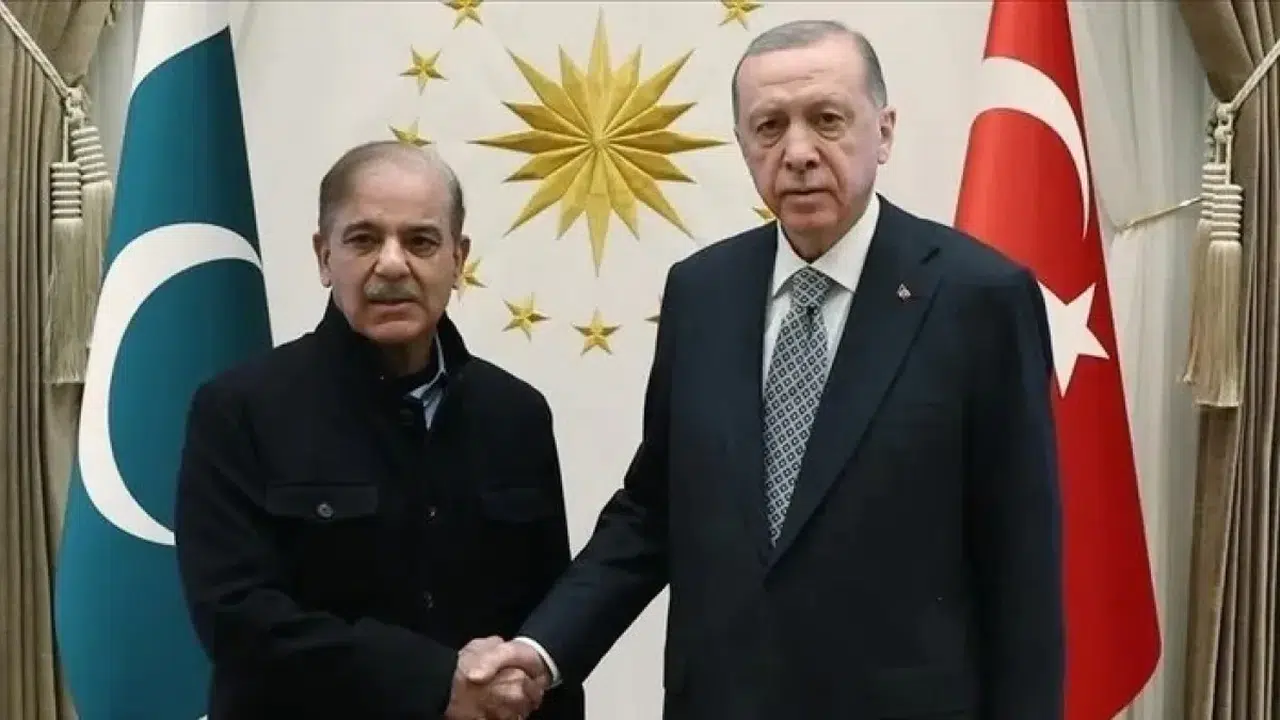 Cumhurbaşkanı Erdoğan, Pakistan Başbakanı Şahbaz Şerif ile Önemli Bir Görüşme Gerçekleştirdi
