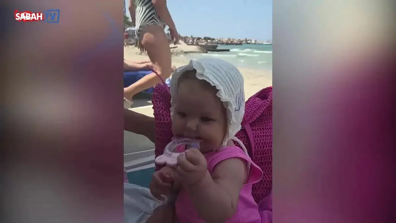 Oyuncu İlker Aksum, Minik Kızı Lila ile Sahilde Keyifli Anlar Paylaştı