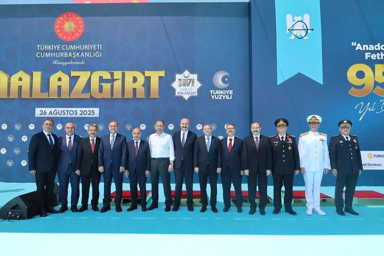 Malazgirt Zaferi Coşkuyla Kutlandı: Vali Ziya Polat Etkinliklerde Yer Aldı
