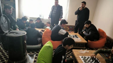 Susuz Diyanet Gençlik Merkezi'nde Satranç Turnuvası Düzenlendi.