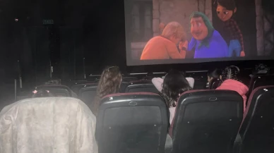 Kars Valisi Ziya Polat, Çocuklara Sinema Keyfi Yaşattı!
