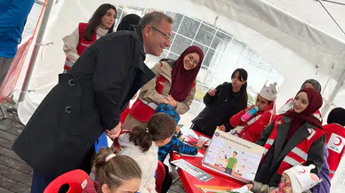 Kars Kızılayı, Cumhuriyet Bayramı'nda anlamlı etkinlik gerçekleştirdi
