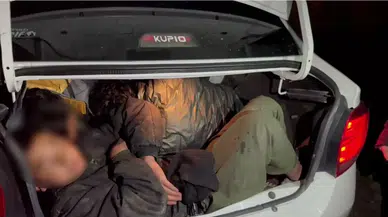 Kars’ta Kağızman’da Araç Bagajlarında 28 Düzensiz Göçmen Yakalandı