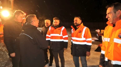 Kars Valisi Ziya Polat, Karla Mücadele Ekiplerini Ziyaret Etti.