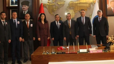 Kars'ta Defterdar ve Vergi Dairesi Müdürü'nden Belediye Başkanı'na ziyaret!