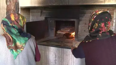 Tokat'ta Yüzyıllık Gelenek: Kadınların Elinden Ekmek Yapımı