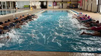 Kars'ta "Yüzme Bilmeyen Kalmasın" Projesi İle Yüzme Eğitimi Yoğun İlgi Görüyor