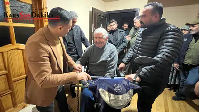 MHP Kars Teşkilatı Söz verdiği Akülü Aracı Engelli Vatandaşa Ulaştırdı