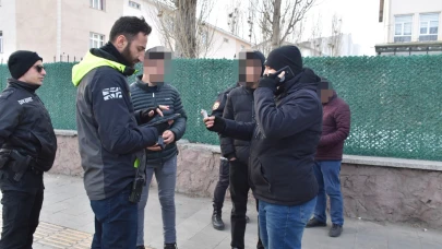 Kars Emniyeti Okul Çevrelerinde Güvenlik Denetimlerini Aralıksız Sürdürüyor