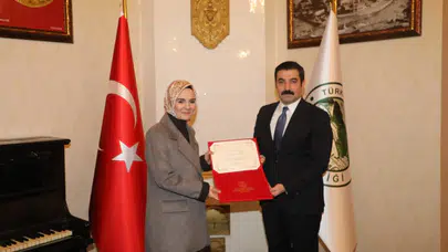 Aile Yılı kapsamında Kaymakam Akköz'e Bakan Göktaş'tan teşekkür belgesi takdim edildi