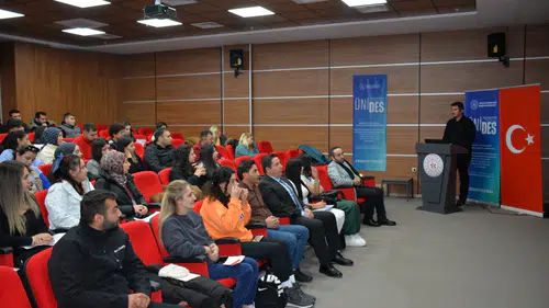 Kars’ta yüzme aday hakem kursu başladı: Sporculara büyük fırsat