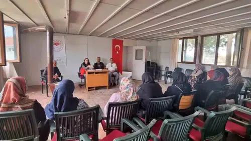 Kütahya'da Çilek Üreticilerine İyi Tarım Uygulamaları Eğitimi Verildi