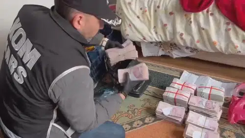 Kars'ta Tefecilik Operasyonunda 4 Kişi Gözaltına, 1.4 Milyon TL Ele Geçirildi