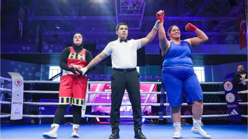 Kars'ın Boks Hakemi İbrahim Ethem Güngör Türkiye Şampiyonası'nda Final Yönetti