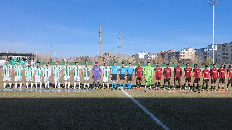 Tartışmalı Penaltı Kararıyla Kars 36 Spor Sahasında 1-1 Berabere Kaldı