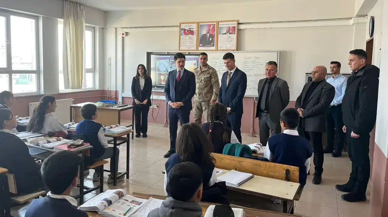 Kaymakam Kahraman, Başköy'de Eğitim ve Sosyal Yardım Taleplerini Dinledi