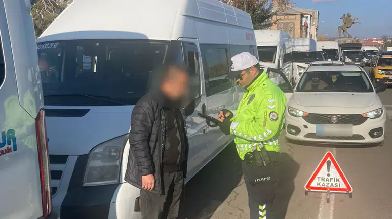 Kars’ta okul servis araçlarına yönelik denetimler artırıldı