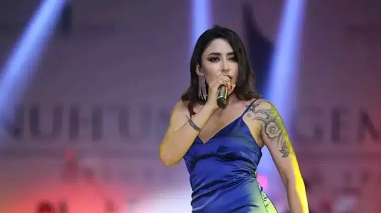 Melek Mosso'dan Alkışlanacak Hareket: Her Zaman Sahnemde Yeriniz Var