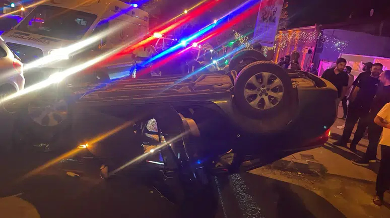 Kars'ta İki Araç Çarpıştı, 4 Kişi Yaralandı
