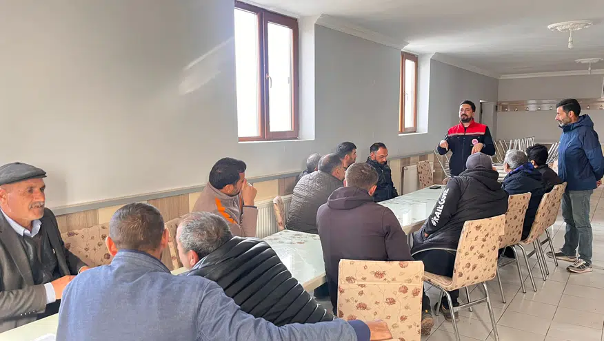 Kars’ta buzağı kayıplarını azaltmaya yönelik saha eğitimi